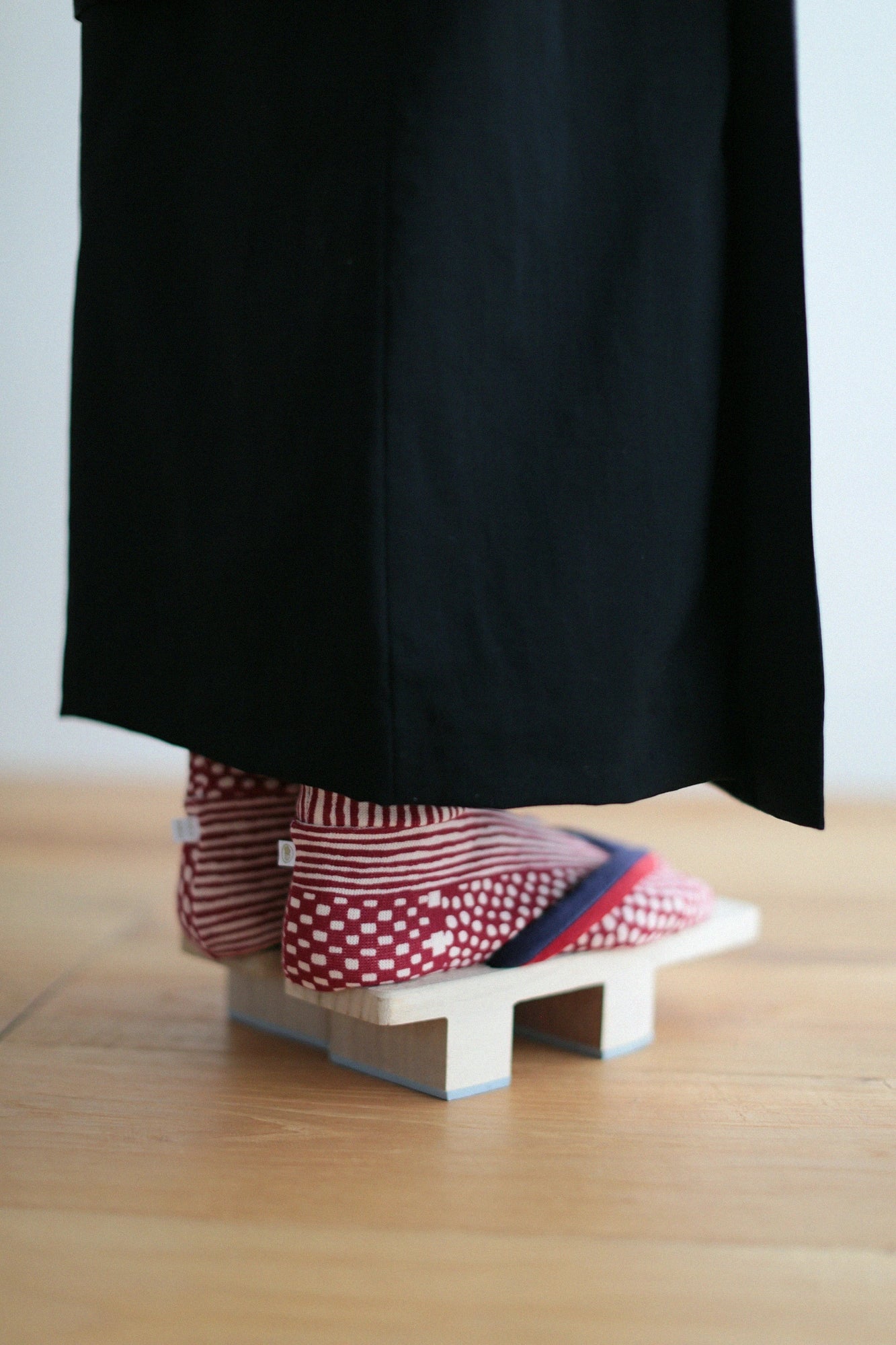 Stretchable Cotton Tabi Socks／Lines and Dots Russet ※Non-slip Sole