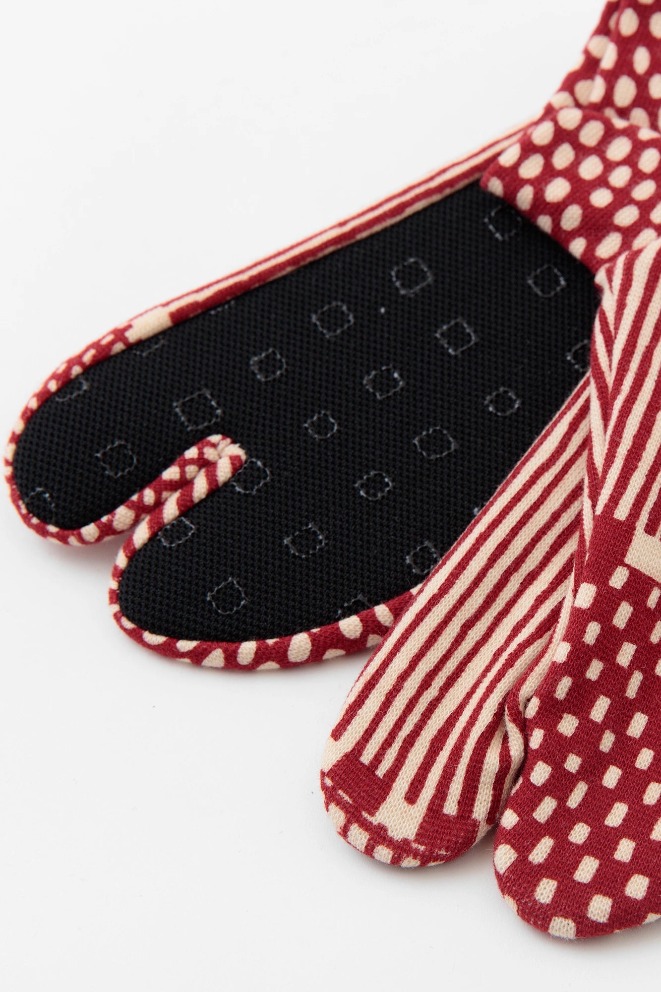 Stretchable Cotton Tabi Socks／Lines and Dots Russet ※Non-slip Sole