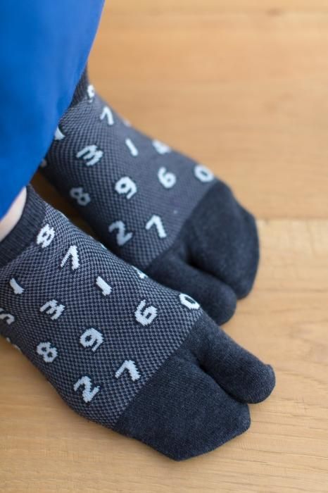 鹿之子 分趾襪（腳踝長度）／SO-SU-U十數 深灰色 【男・女性用】