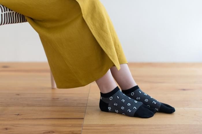 Kanoko Tabi袜子（角度） / SO-SU-U湿羽毛颜色（男女）