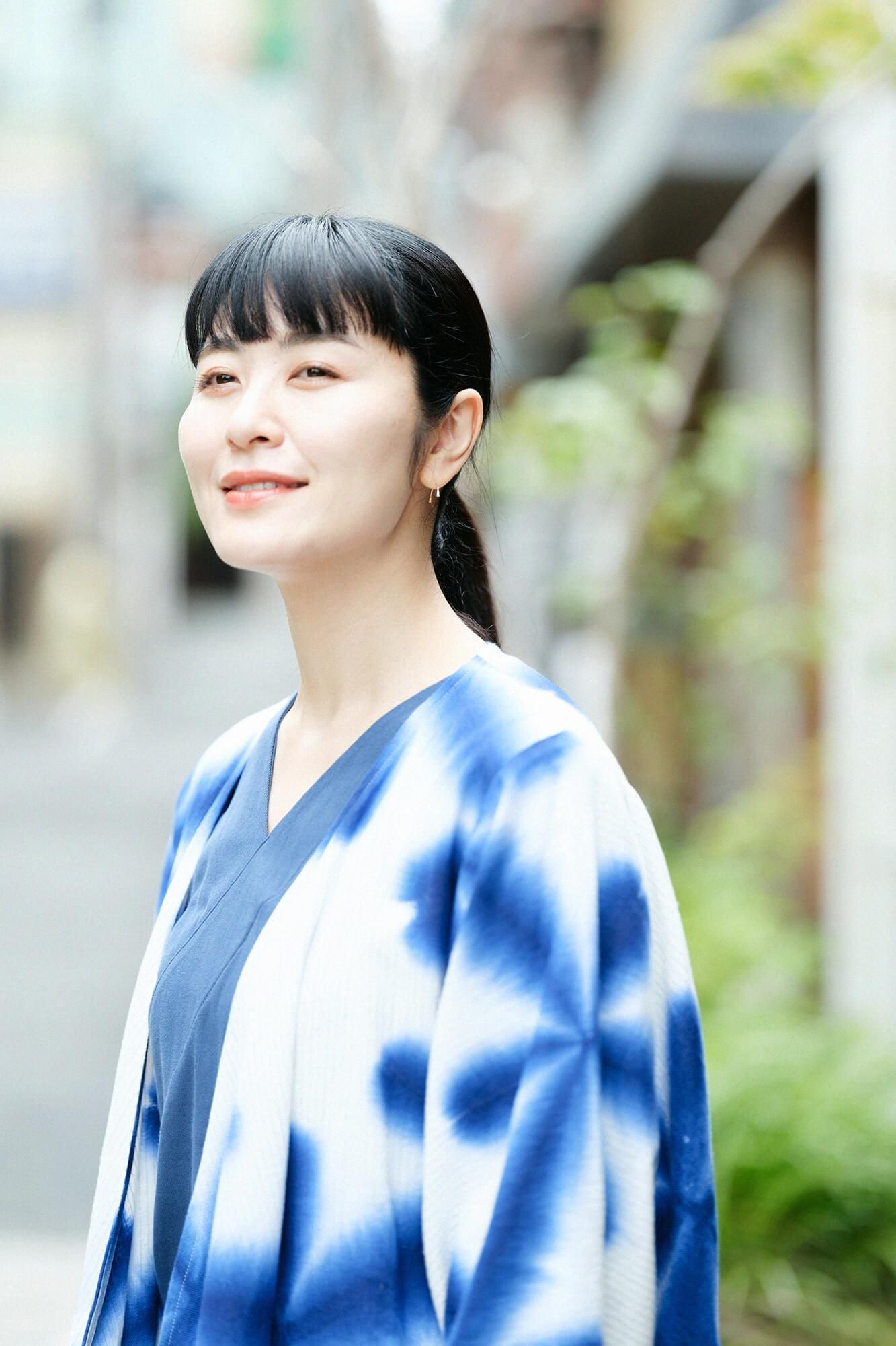 高島縮棉 40/40 V領上衣 六分袖／灰藍色