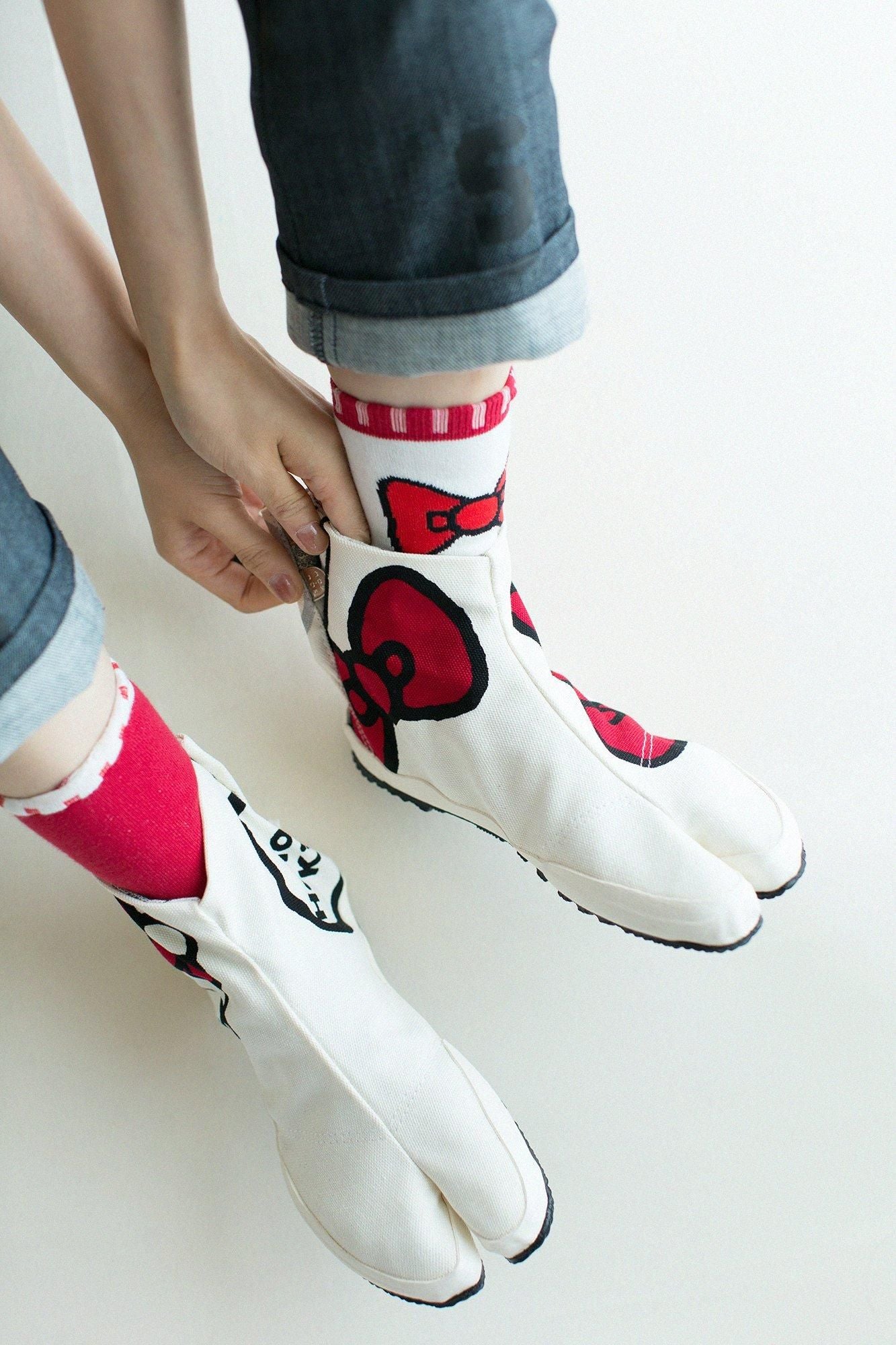 Sous Tabi Choques (longueur normale) / Hello Kitty x Sou ・ Sou Kokihi [pour les femmes]