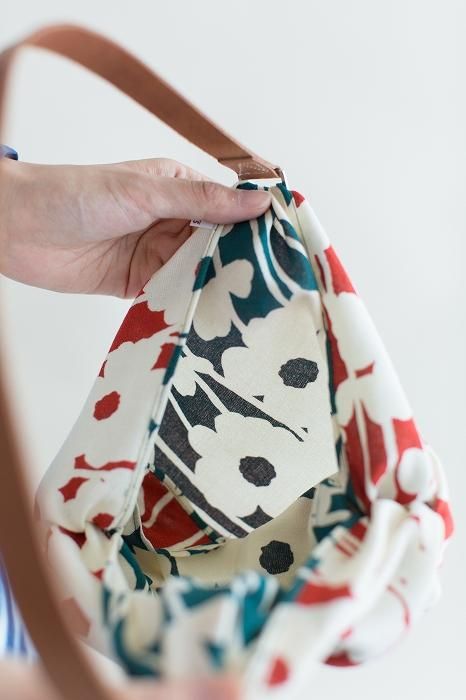 SOU・SOU×Arakawa Masujiro Store Reversible Furoshiki（Small）／Basking in the Sun Duck feather color x red-orange