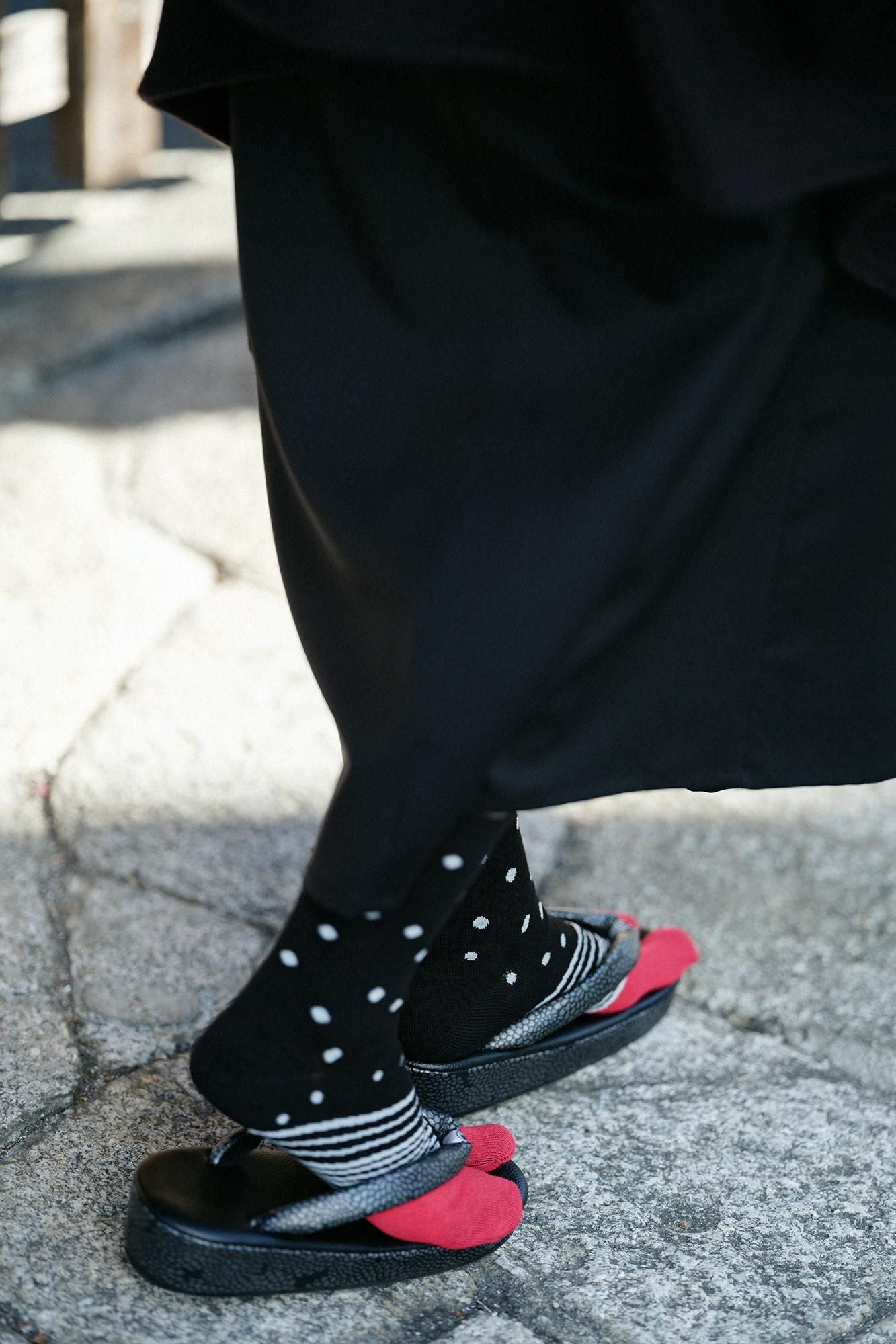 分趾襪（普通長度）／傾 黑色×深紅色 【男・女性用】