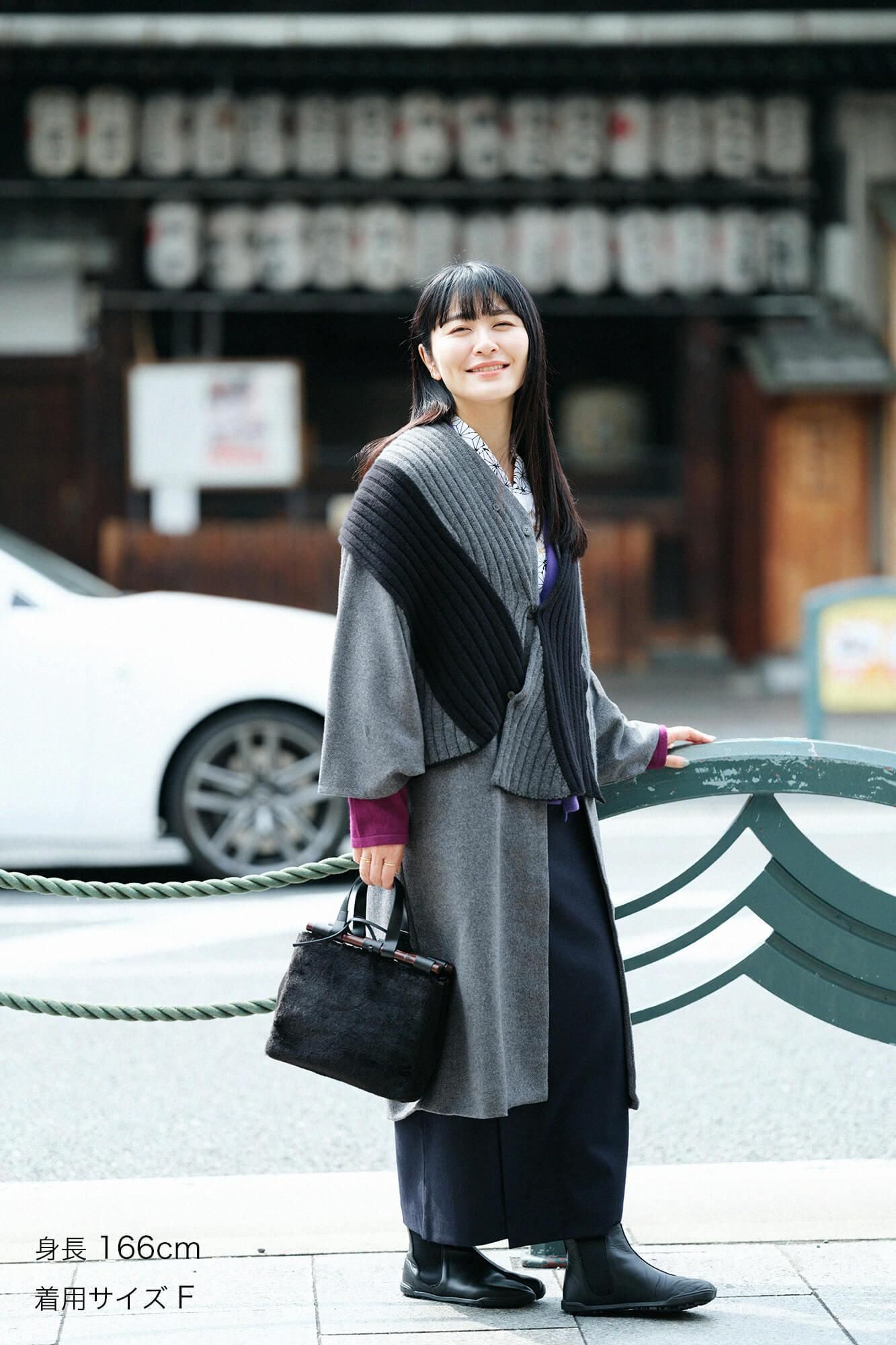 SOU・SOU× 알파 캐시미어 카레산스이 염색 (somenagashi)/검은색(당신이 그것을 입었다면 괜찮습니다) ×짙은회색