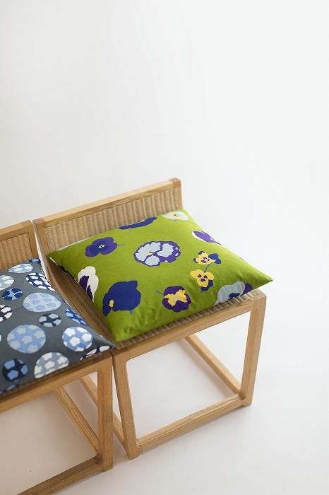 平織り21番手 クッション（座布団）カバー／三色すみれ【※お届けに約3週間】