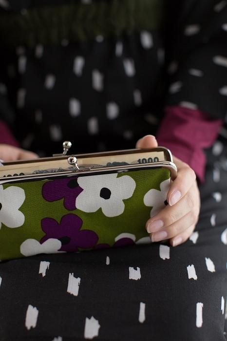 No.12 Canvas Soft Gamaguchi Clasp Purse (Horizontal) / Layered-flowers Yellowish Green