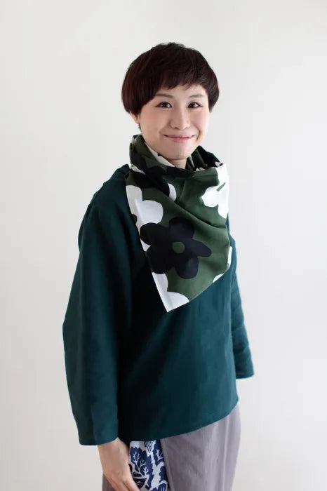 Isemomen Cotton Scarf / Layered Flowers Matcha Green