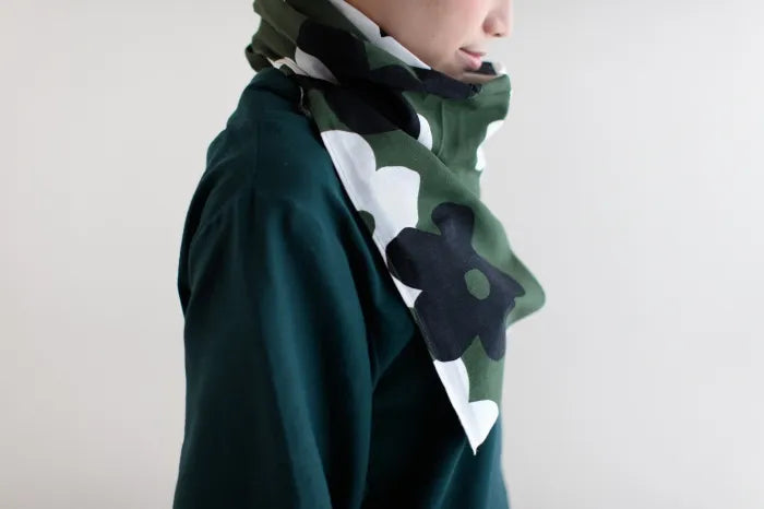 Isemomen Cotton Scarf / Layered Flowers Matcha Green