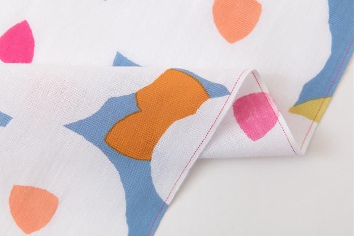 伊勢木綿 textile手ぬぐい／椿文 薄花色（うすはないろ）