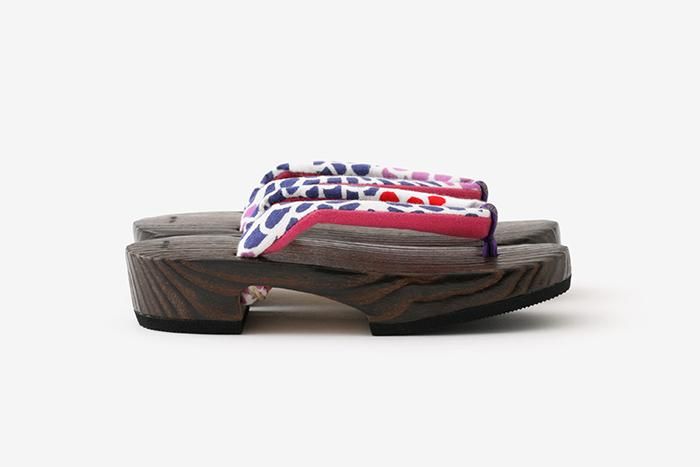 ● Mikamo Geta For Kids Ukon / Chrysanthemum Burst White