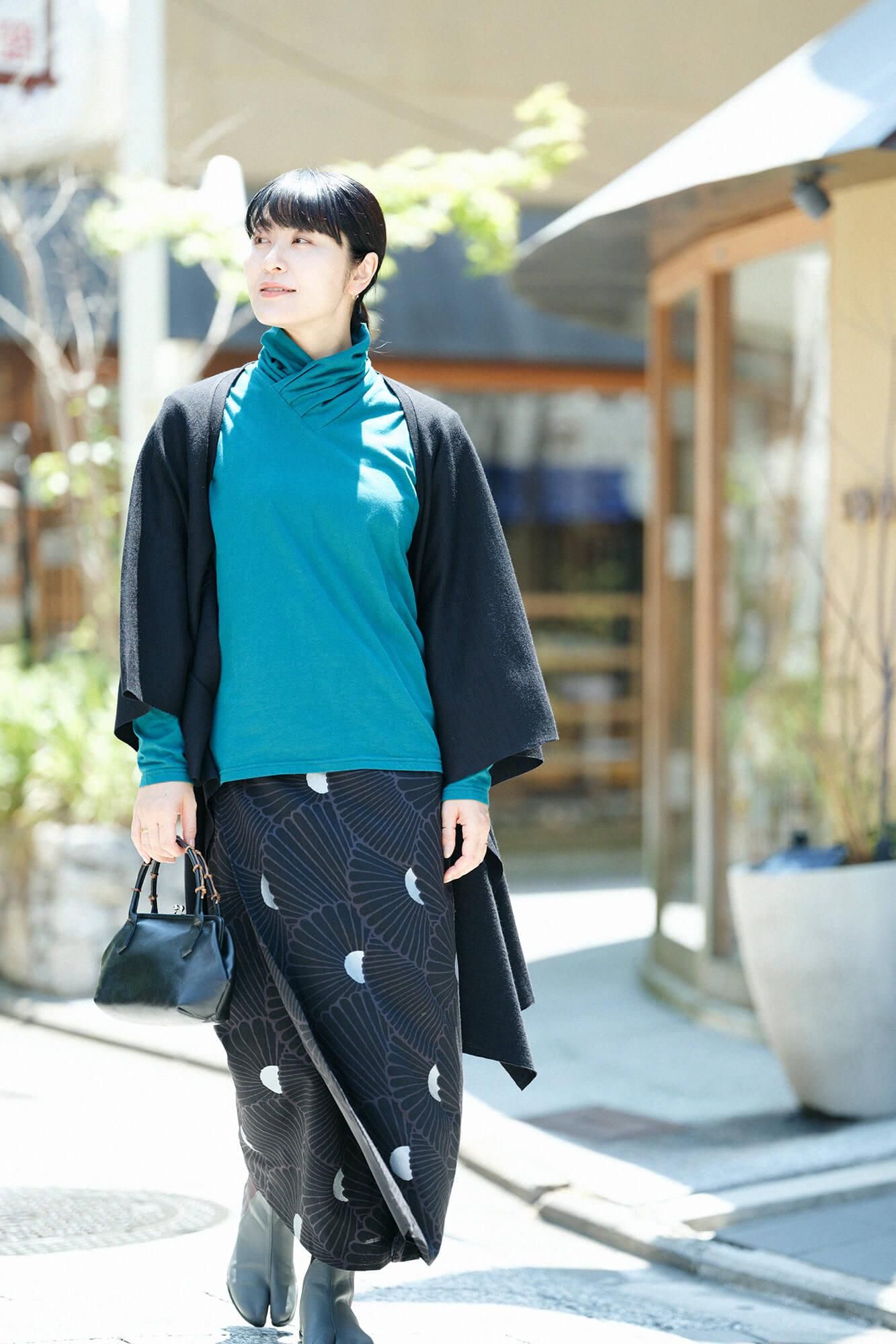 高領上衣／深綠色