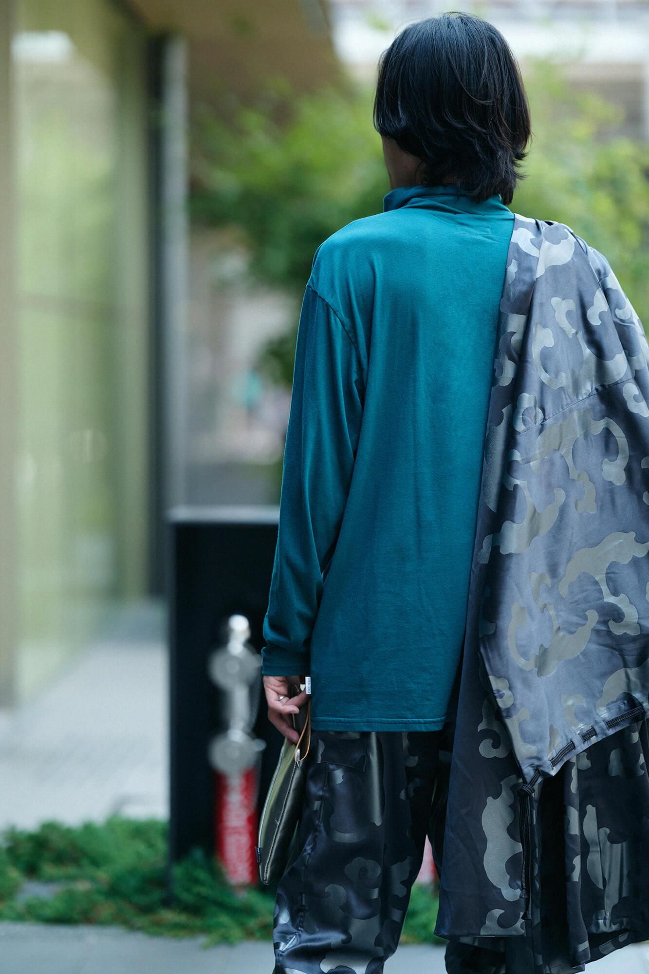 高領上衣／深綠色