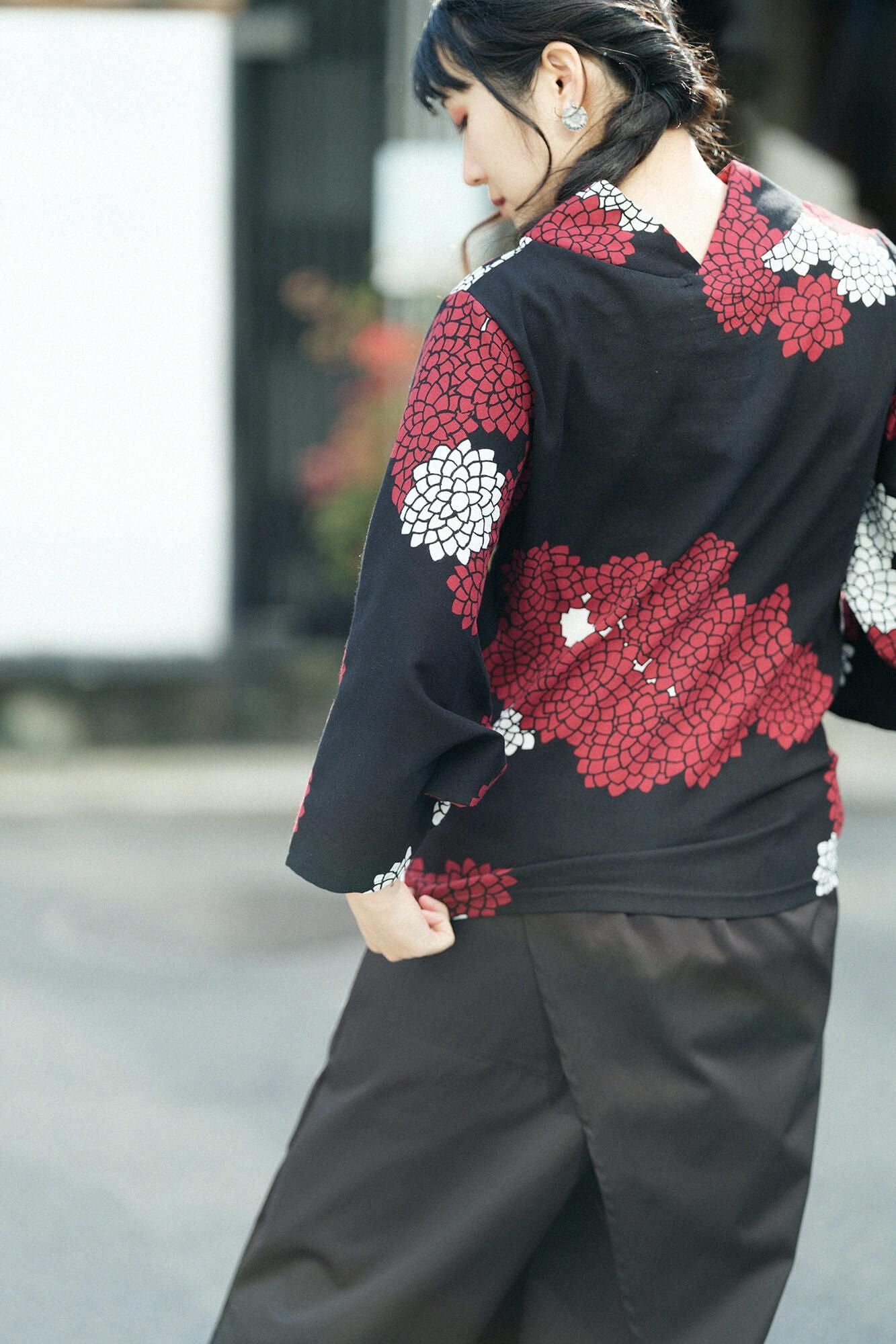 Chizimi Cotton 40/40 Kimono Collar Top / Chrysanthemum in Clouds