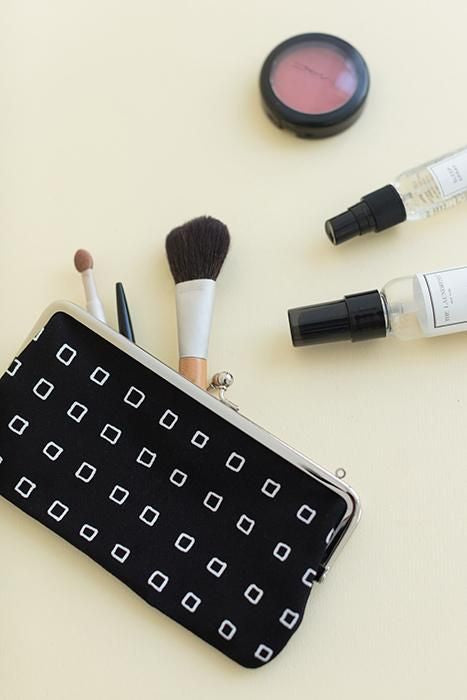 Pochette souple horizontalement longue