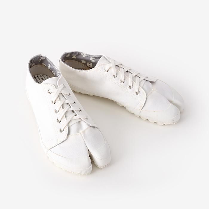 Split Toe Tabi Sneaker Ecru / SO-SU-U Kon​ ​