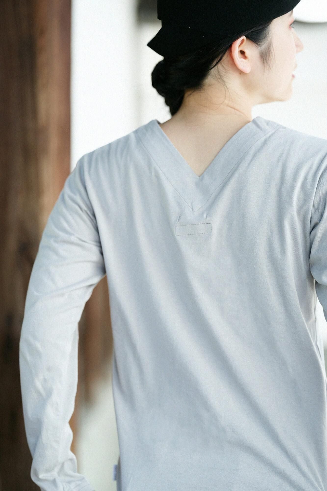 V-neck Shirt Long Sleeve / Light Ink Grey