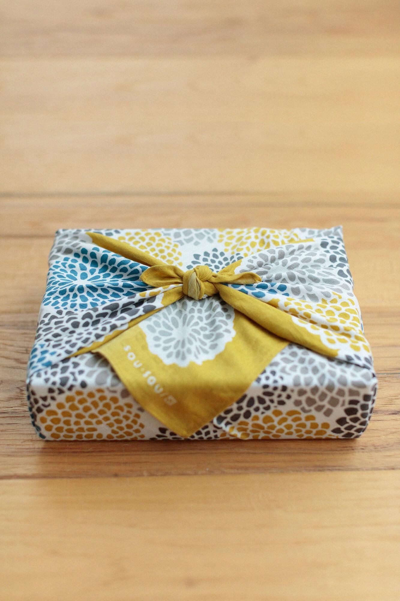 SOU・SOU ×Arakawa Masujiro Furoshiki (Small) / Chrysanthemum Yellow