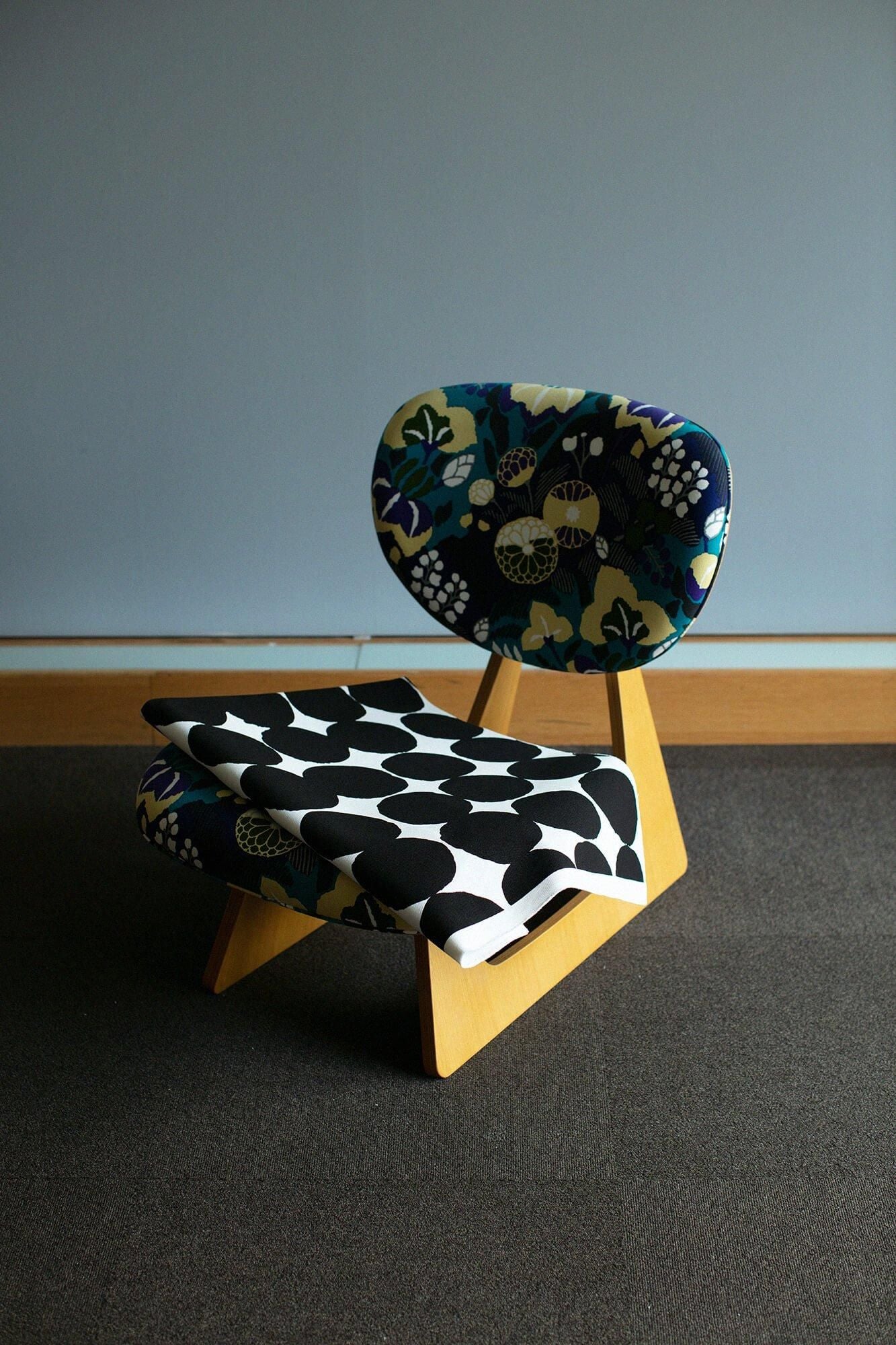 SOU・SOU×Tendo Mokko Low Type Chair／Marbles White×Black【※Delivery in 1.5 months】