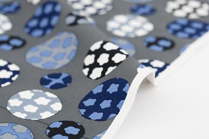 Textilien werden nach Gewicht verkauft (Leinwand Nr. 8)/etwas <50 cm>