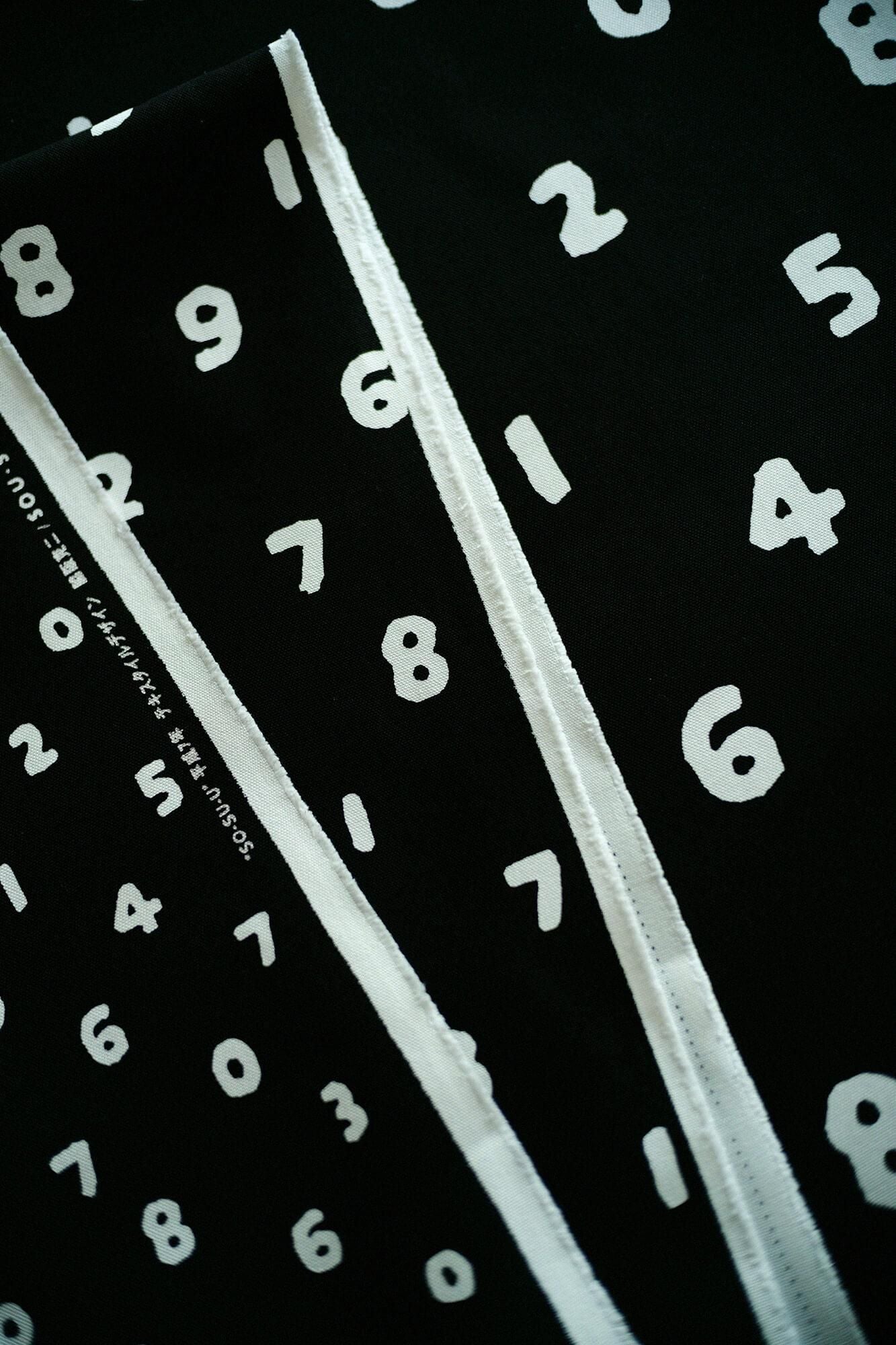 按重量出售的纺织品（8号帆布）/ SO-SU-U 大号湿色<50cm>