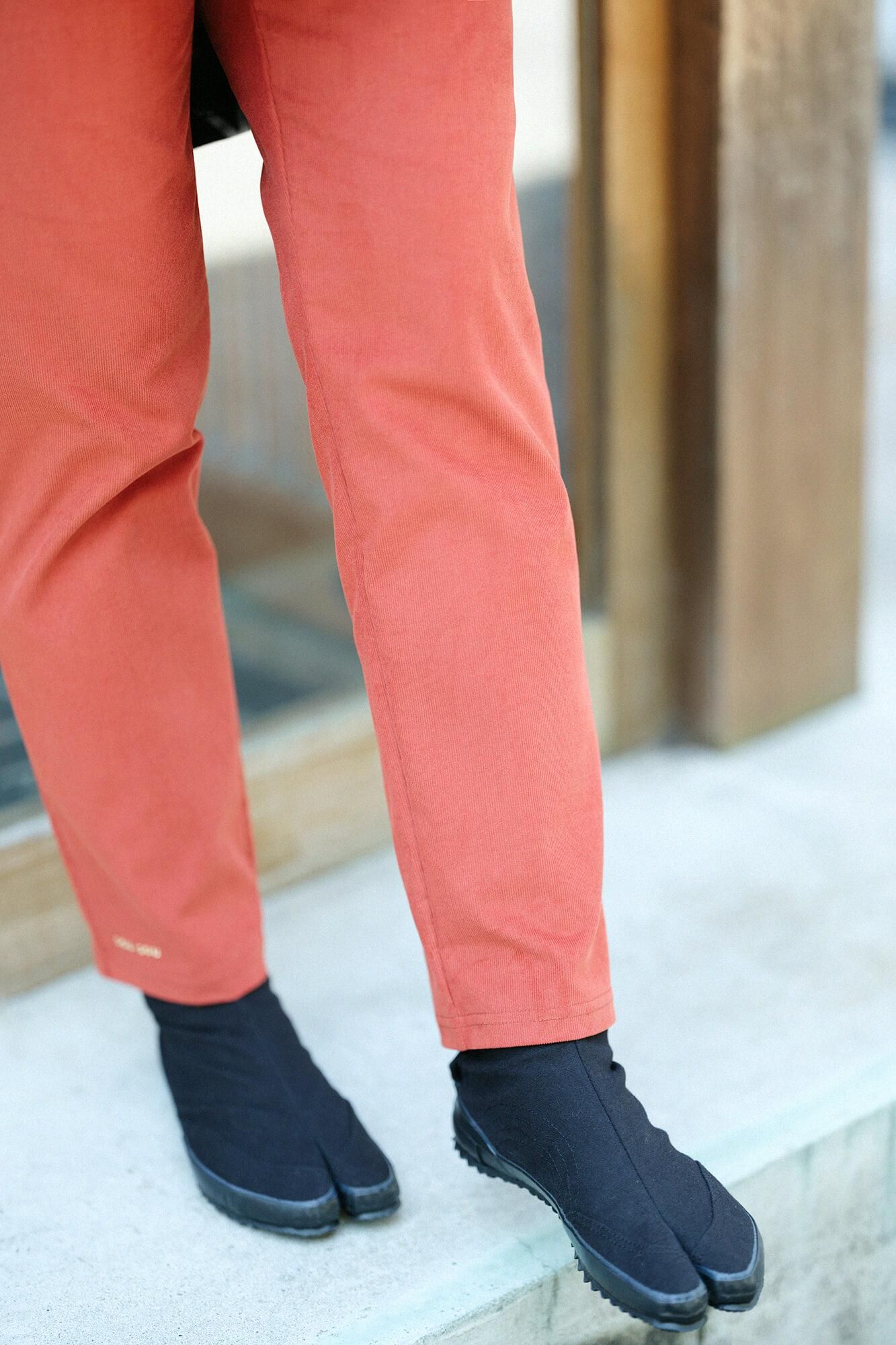 ท็อปถ่านหิน (เล็กน้อย) บาง (บางเล็กน้อย) Enyuu wear/scarlet (ฮิอิโระ)