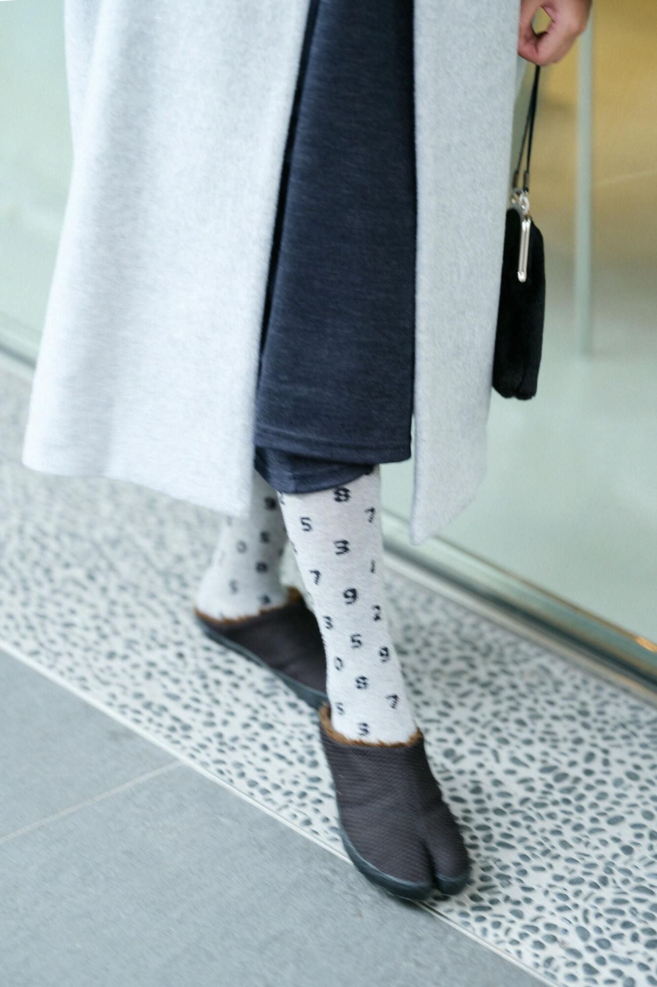 Tabi Tights／SO-SU-U Light Ink Grey