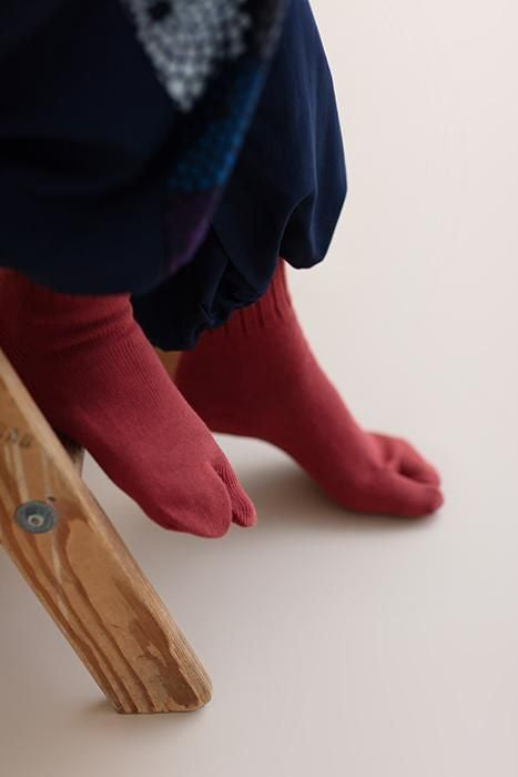 Rippstricksocken (normale Länge) / dunkelbraun [für Damen und Herren]