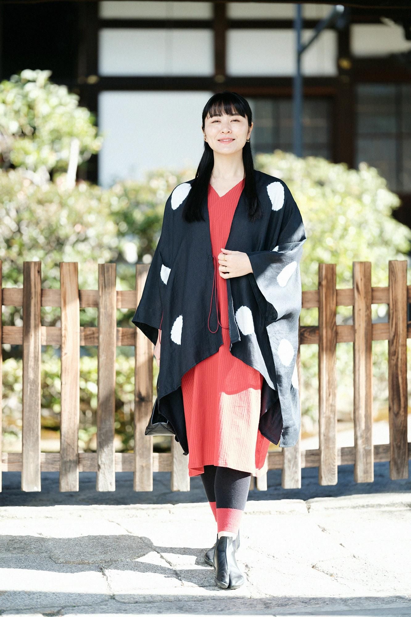 彩三寸 內搭褲／黑色×胭脂紅