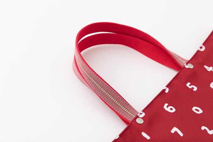 ● Grand sac fourre-tout / So-Su-U Akairo