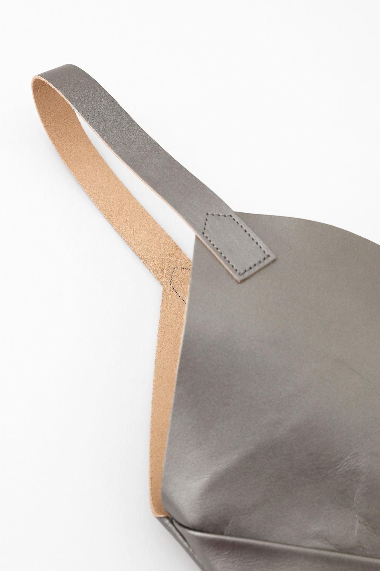 皮包（Kawa Issaibukuro）/熏制银