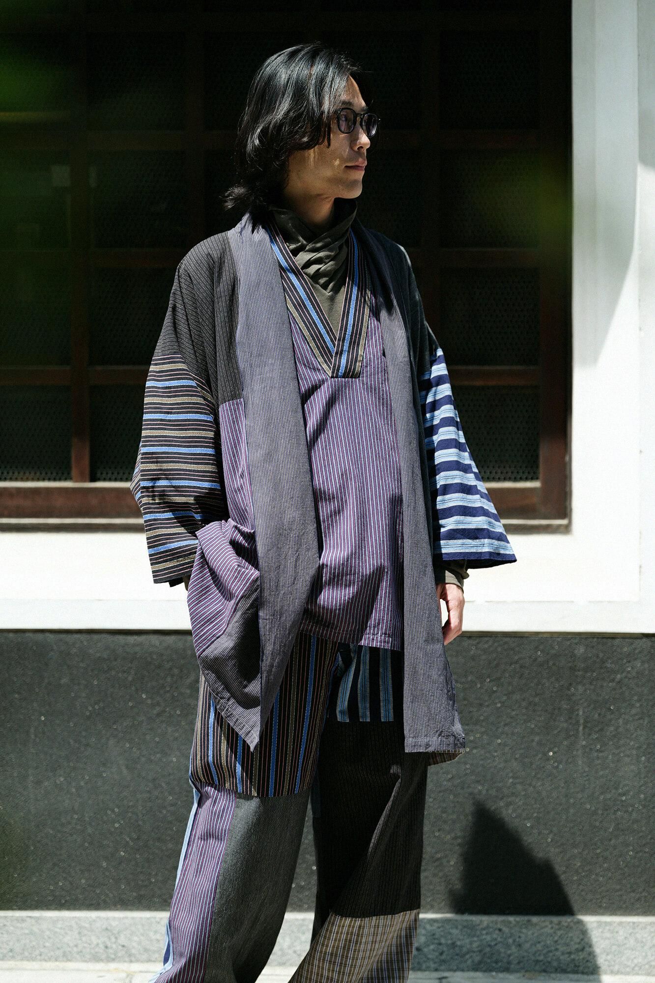 高領上衣／暗綠褐色