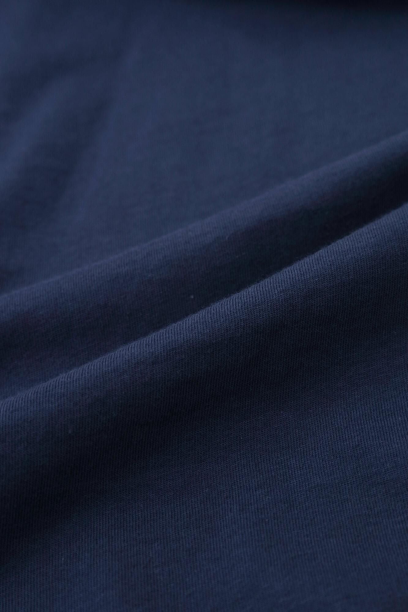 Col cache-cœur/bleu foncé