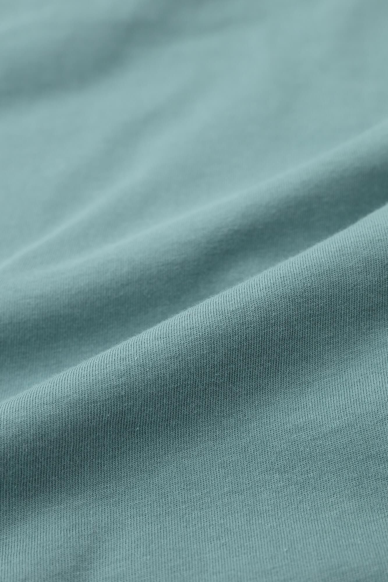 高領上衣／淺藍色