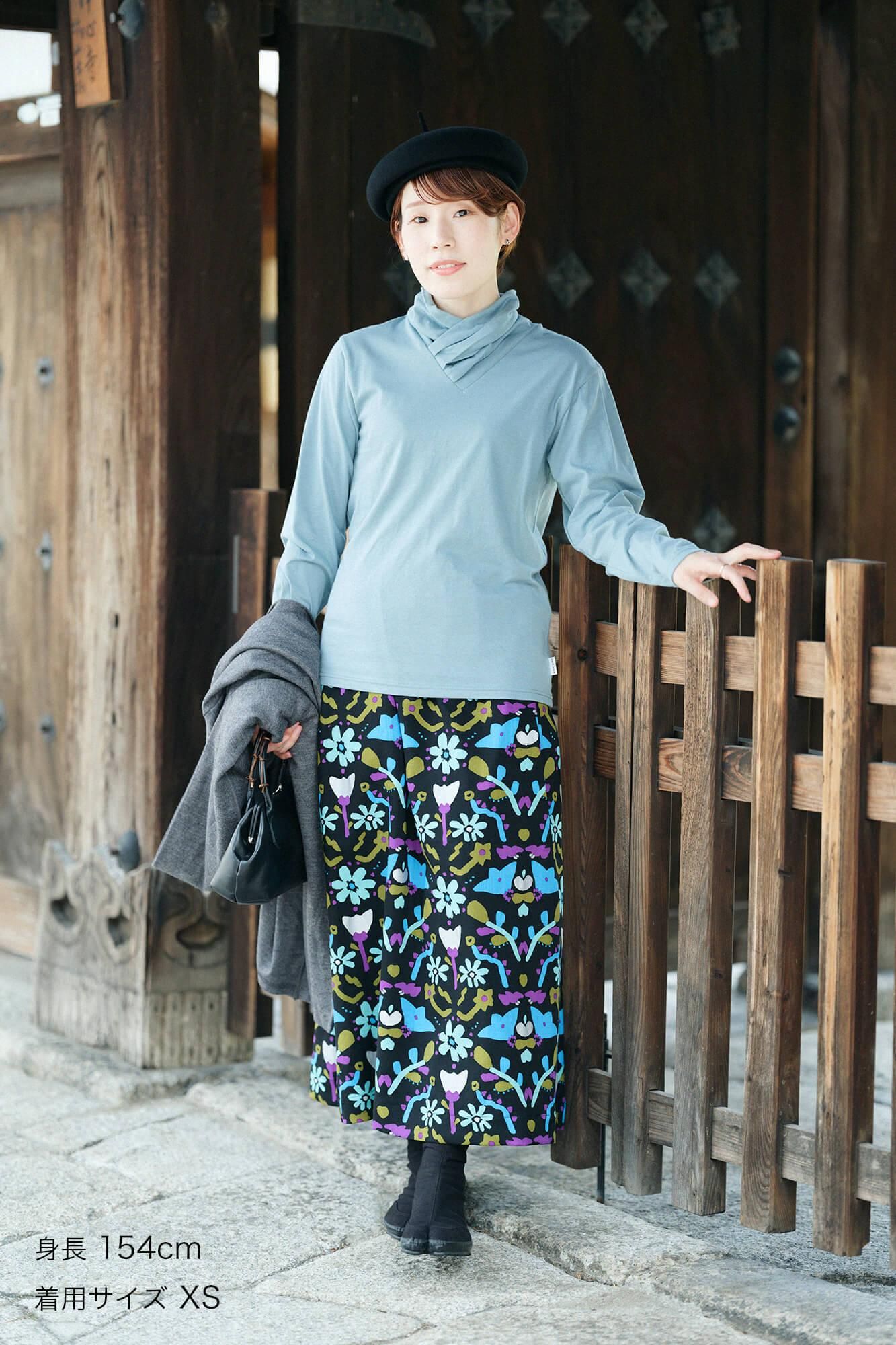 高領上衣／淺藍色