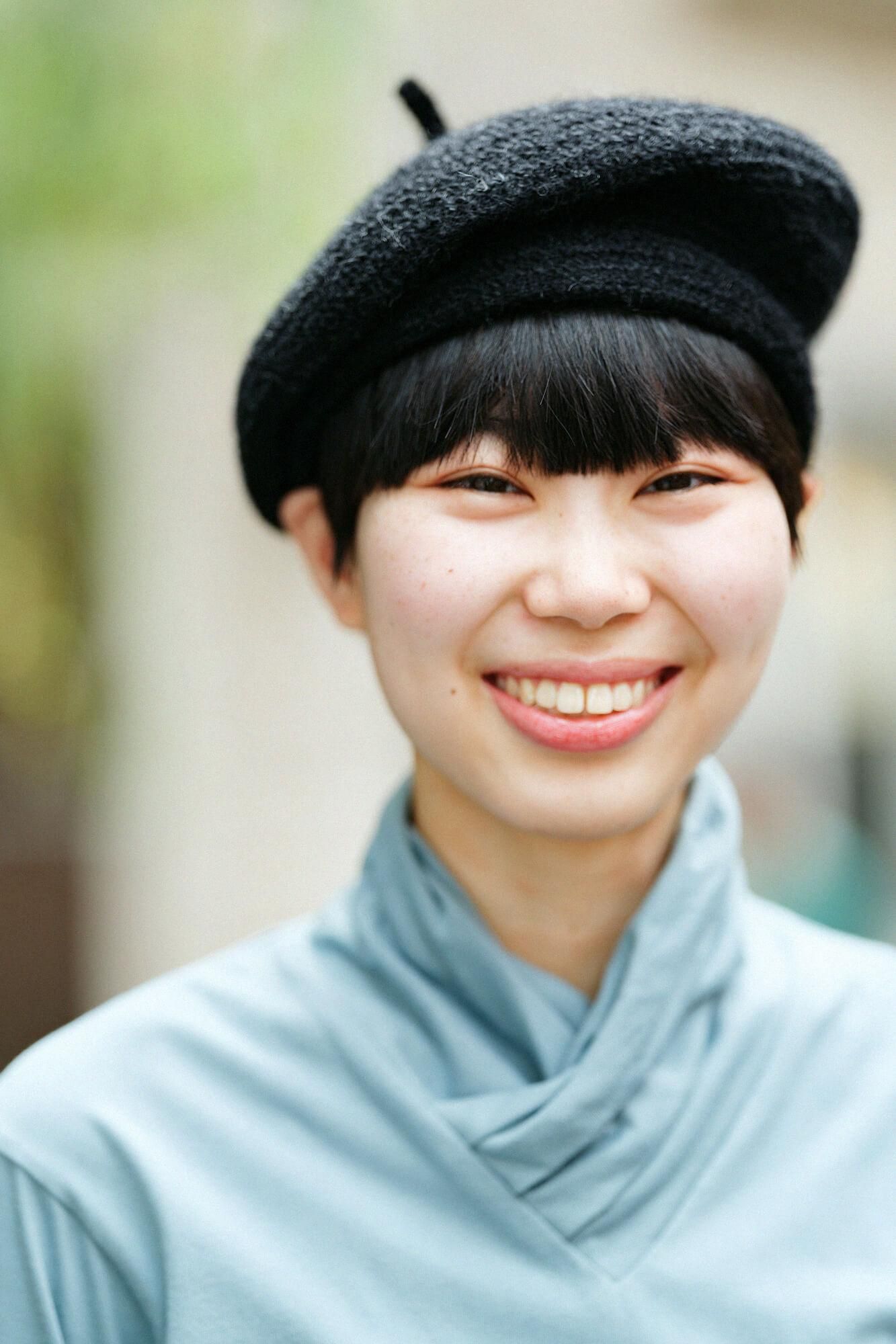 高領上衣／淺藍色