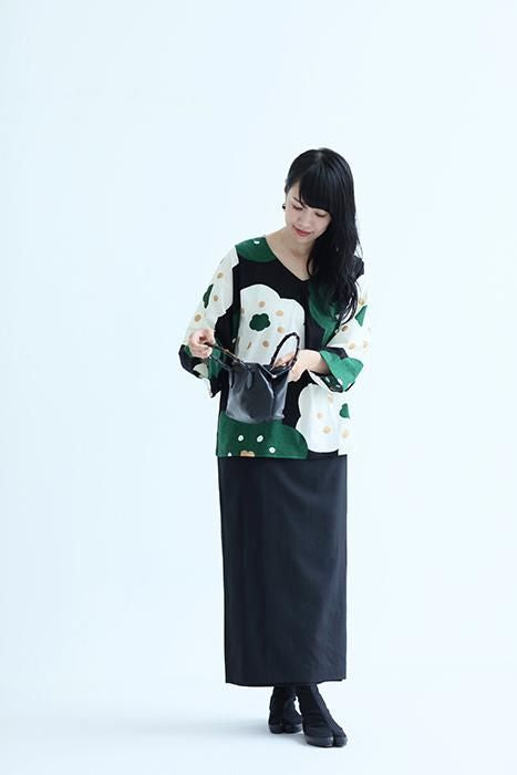 圓弧袖褶領上衣／微笑