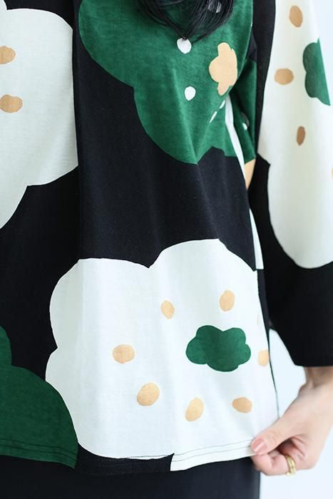 圓弧袖褶領上衣／微笑