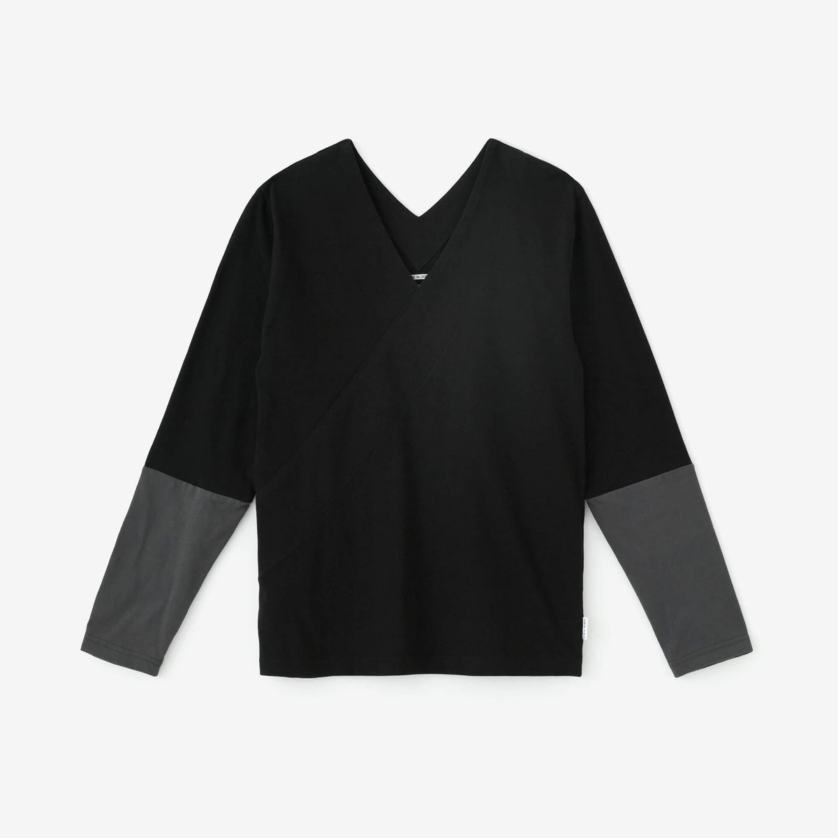 抜衿ジバン 違い袖 三〇単／濡羽色（ぬればいろ）×鉛色（なまりいろ）