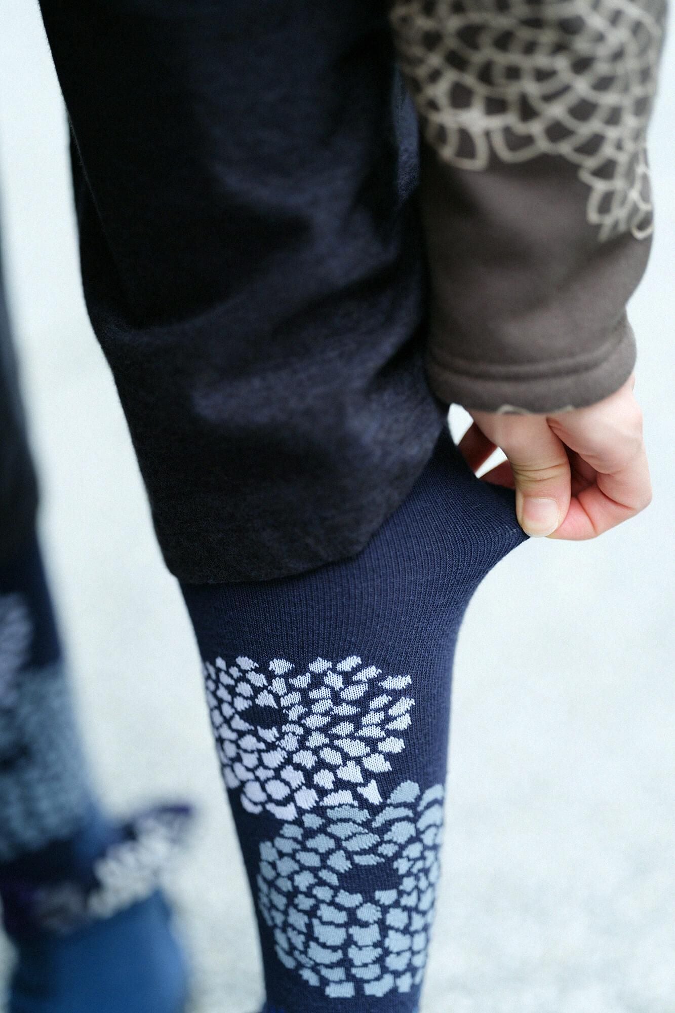 Tabi Tights／Chrysanthemum Navy Blue