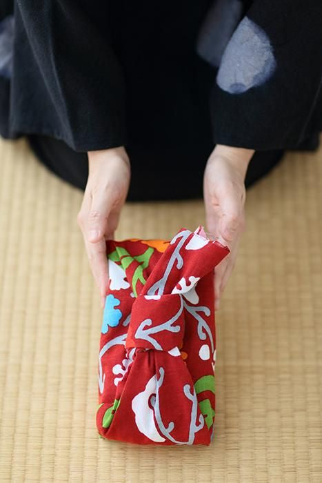 Ise Momen Textil-Tenugui/Yukimochiyanagi und Kamelie (Yukimochiyanagi und Kamelie)