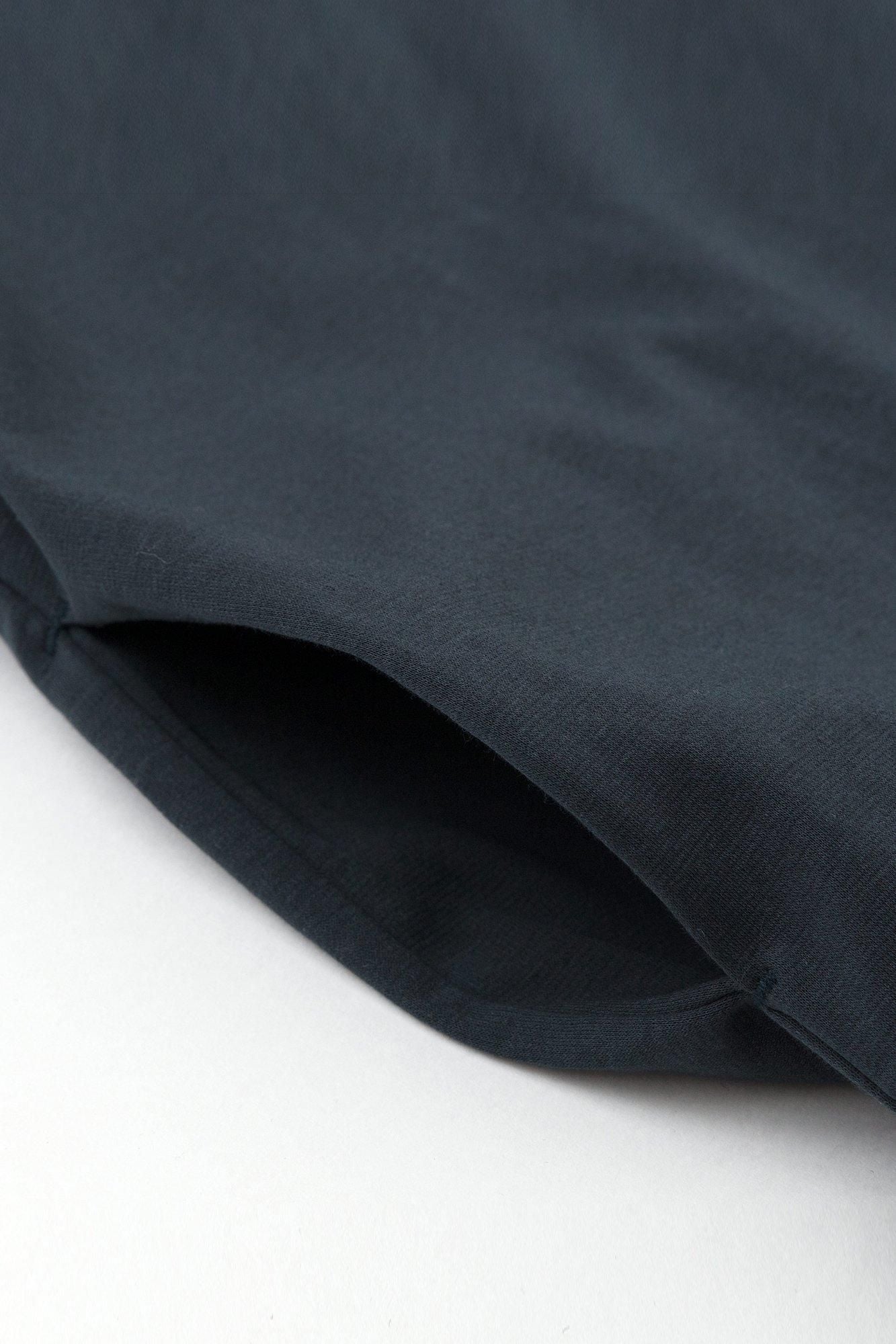 羅紋針織布 船領 長袖長版上衣／深綠色