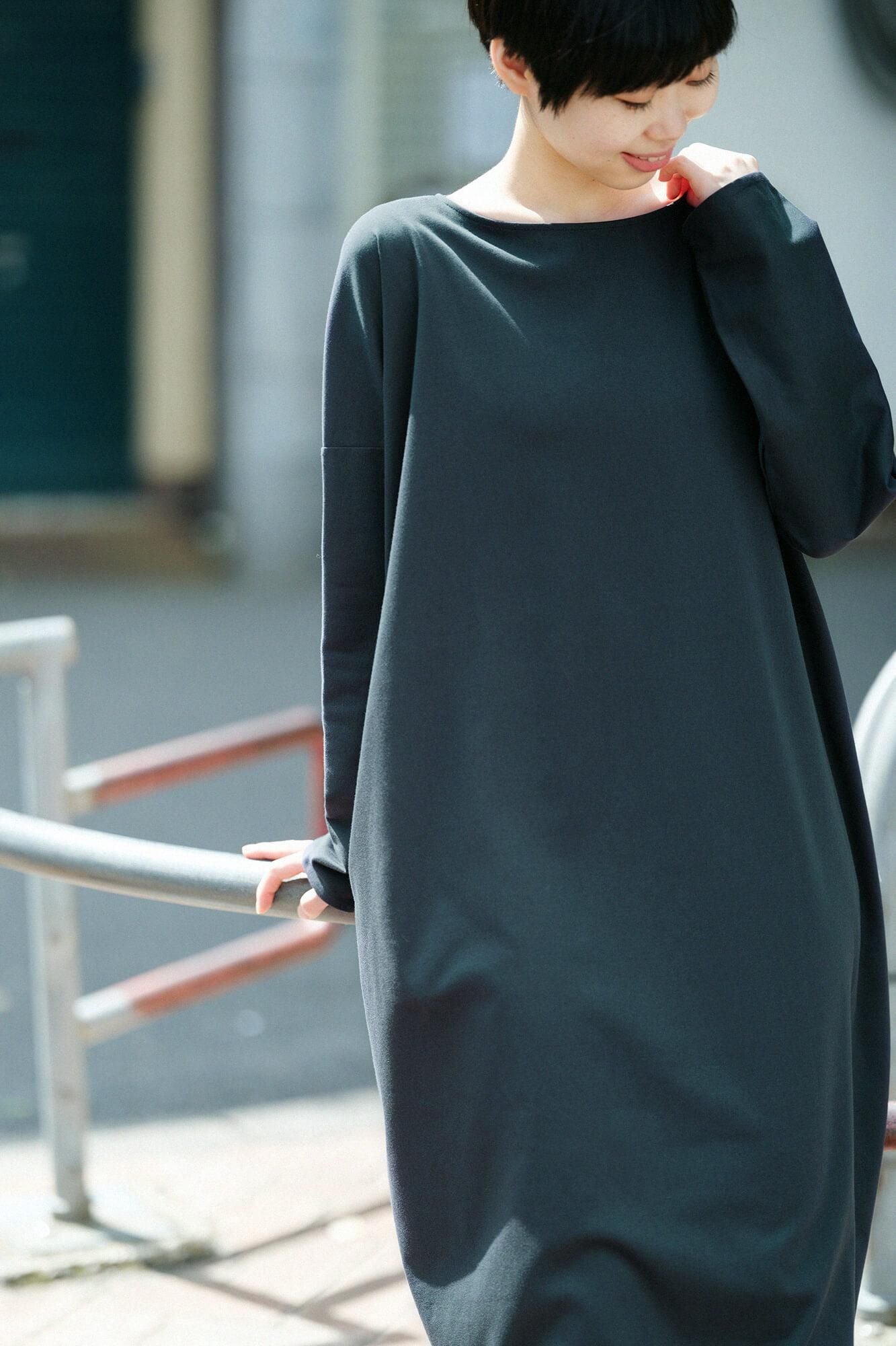 羅紋針織布 船領 長袖連身裙／深綠色