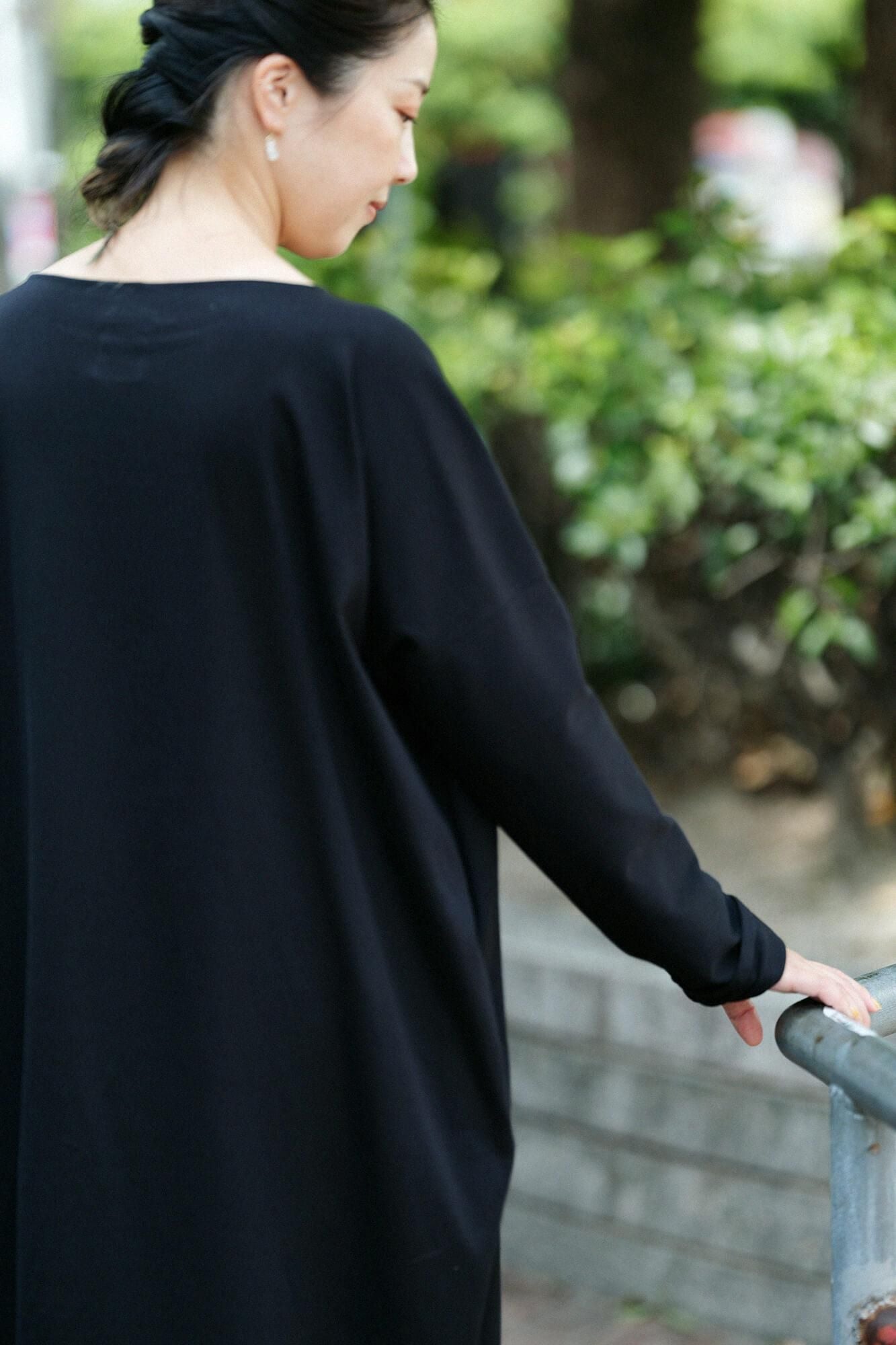 펀치 로마 보트 목이 긴 소매원피스／검은색