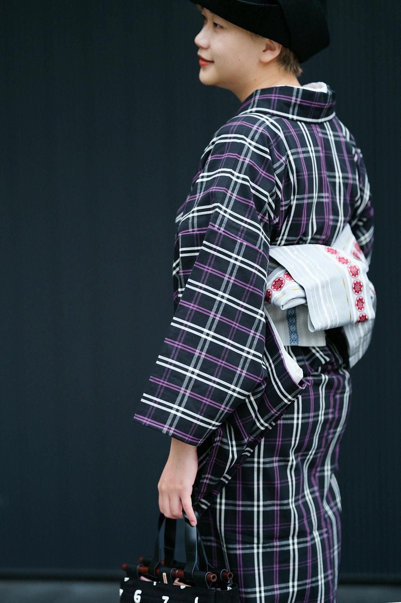 [※ Tailoration supplémentaire] ISE Cotton (20/20) Tissu kimono / Sou ・ Sou Lattice, Couleur de plumes humides x Purple antique (Nubariiro x Kodai Murasaki)