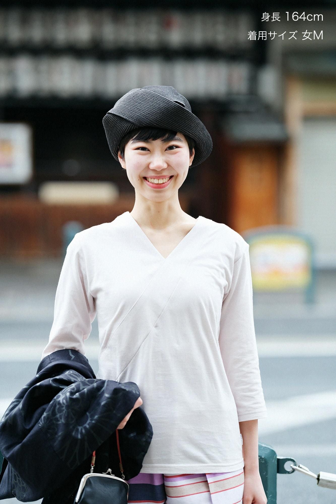 Three-quarter Sleeve V-neck Shirt / Sakura Grey