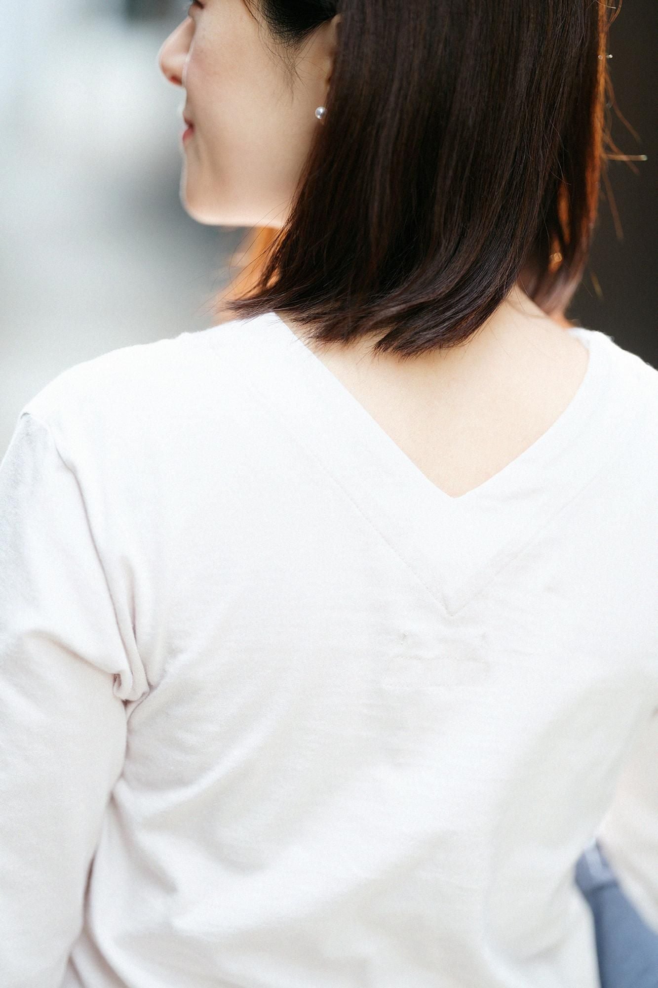 Three-quarter Sleeve V-neck Shirt / Sakura Grey