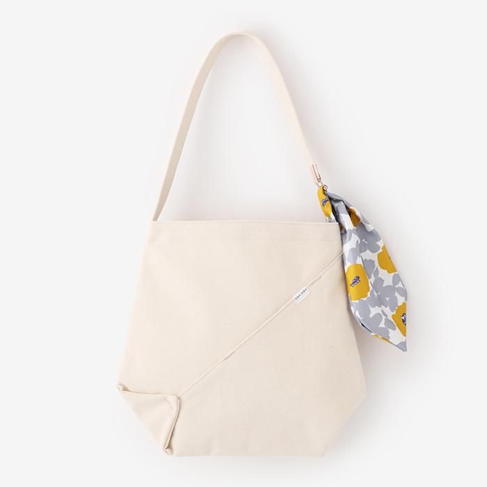 Odayaka Canvas Shoulder Bag with Ornament / Ecru×Yu