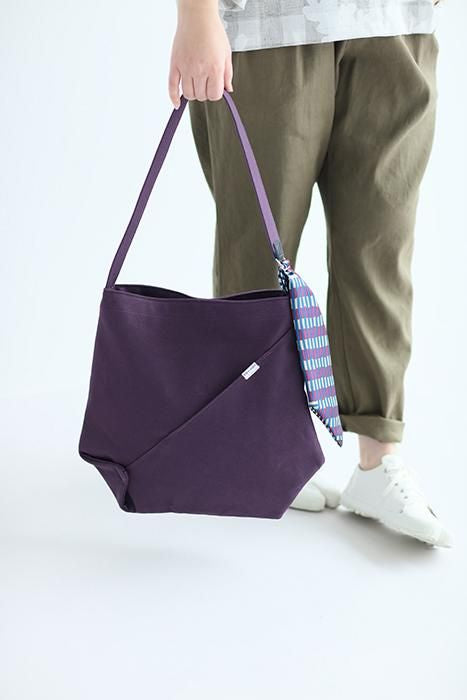 Odayaka Canvas Shoulder Bag with Ornament