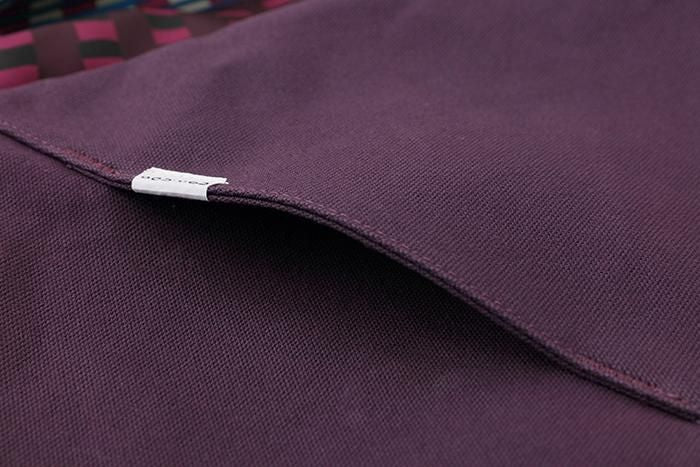 附飾帶  穩 帆布側背包／紫藍色×摩天大樓